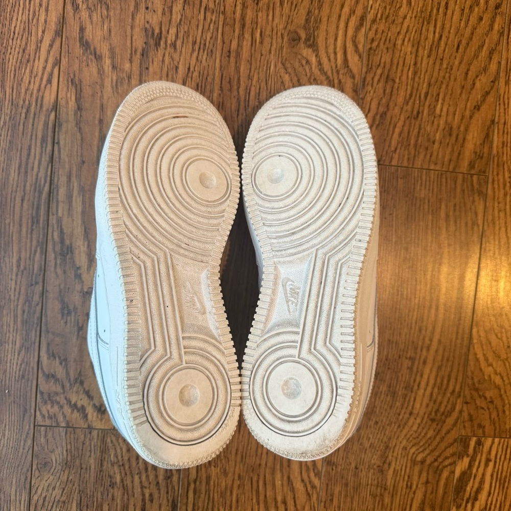 Women’s Nike Air Force 1’s - Picture 6 of 7